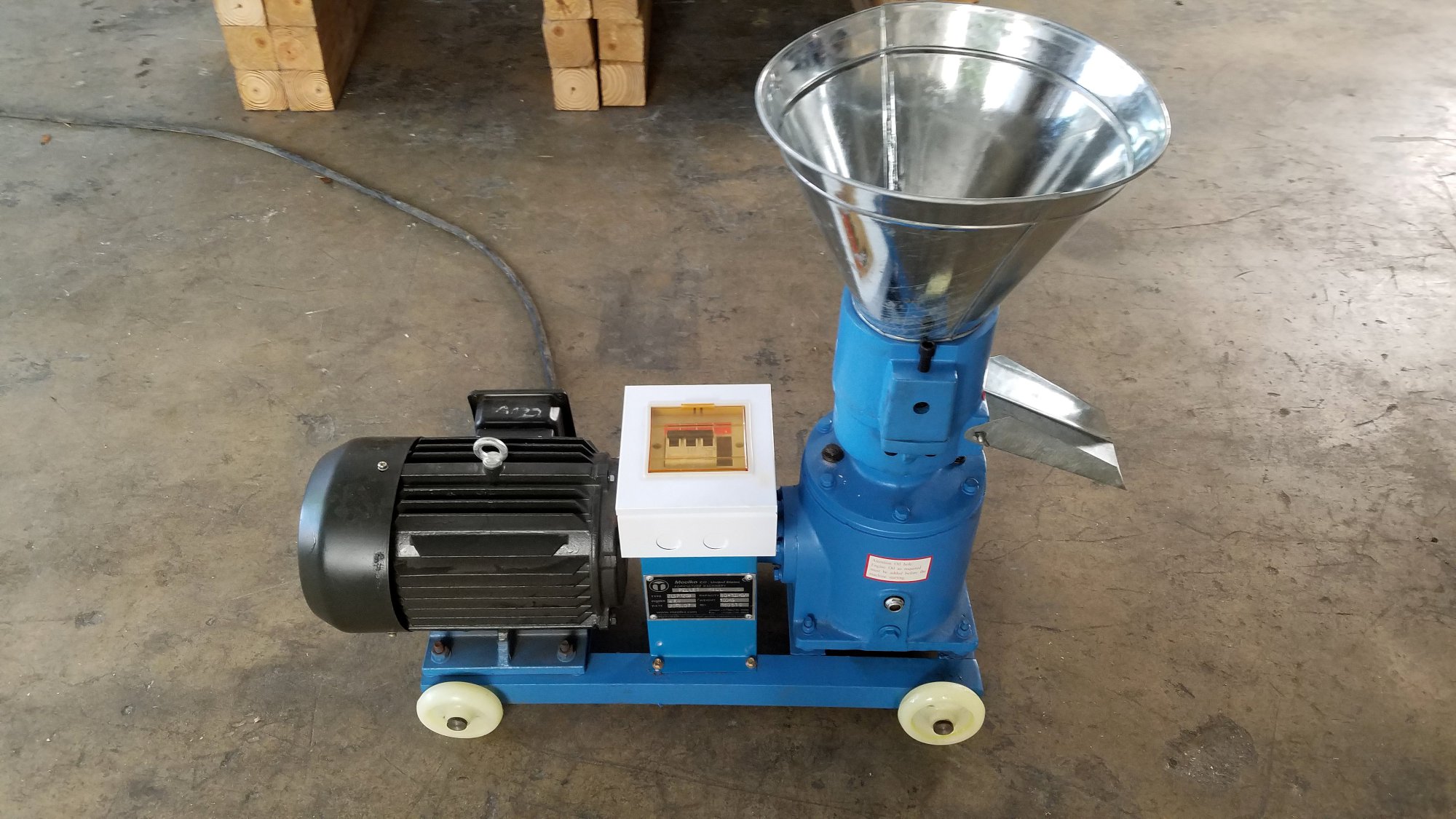 Imagen del producto Peletizadora 120mm Eléctrica 2.2–3 kW para Alimento Balanceado – MKFD120B - Meelko